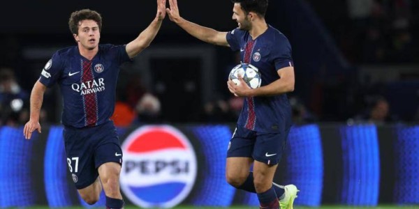 2-1！十人拜仁杀疯了：欧冠碾压巴黎+4连胜霸榜，利物浦弃将双响