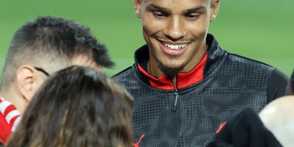 米兰与曼联达成协议！霍伊伦即将加盟，转会细节曝光