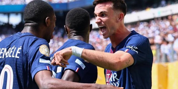 巴黎冲击七冠王伟业，顶级荣誉巴萨拜仁未能企及，切尔西成拦路虎